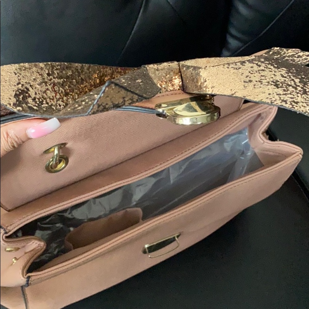 Glitter Bow Purse - Picture 5 of 5